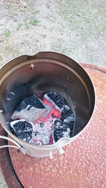 炭おこし 順調に火がついた